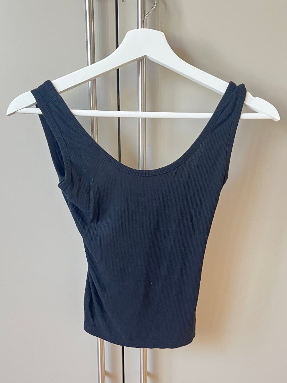 Black Crossed Back Tank Top - US XS/S - Miss J